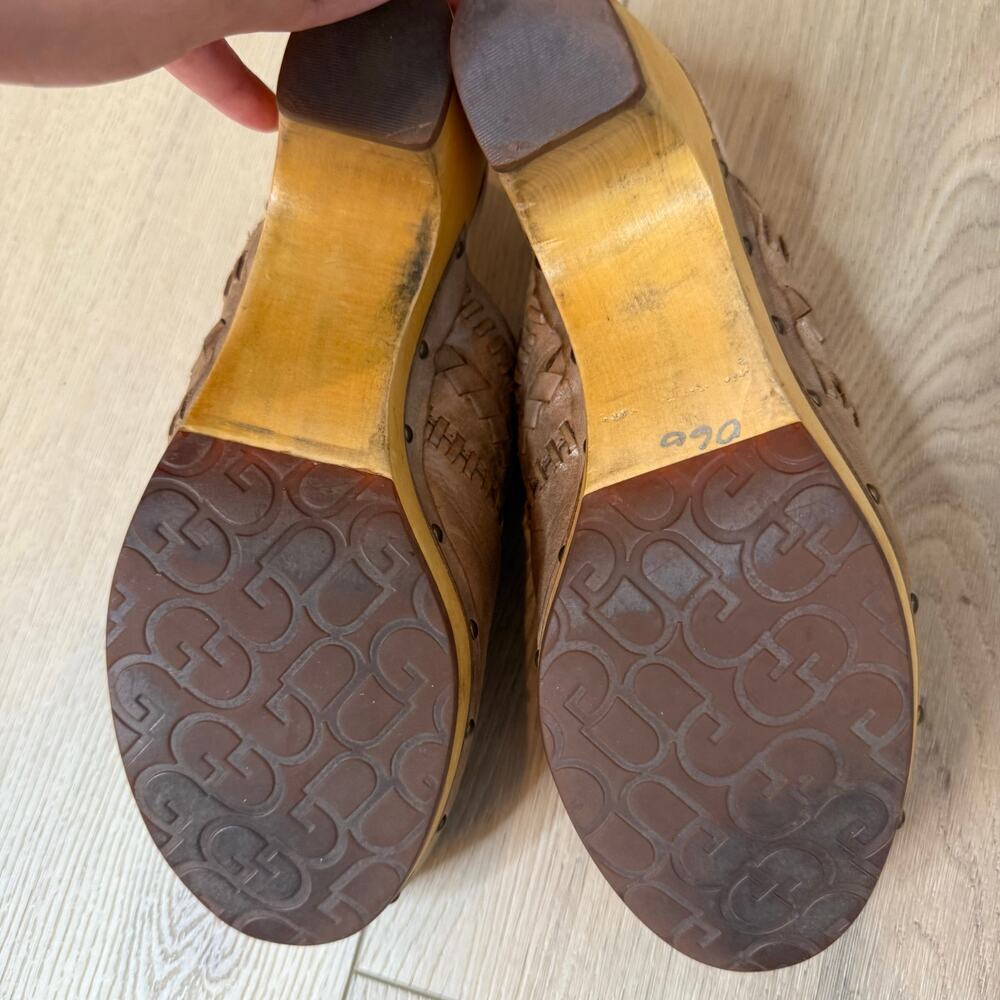 UGG AUSTRALIA VIVICA CLOGS - Picture 5 of 6